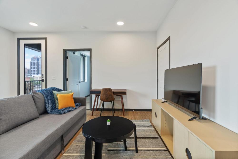 CozySuites on Mass with garage parking #7
